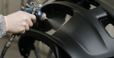 Proceso de pintar los plásticos en automoción – Guía completa para talleres de chapa y pintura