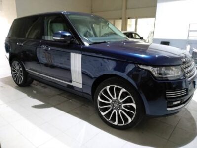 vista delantera cambio de color en el range rover