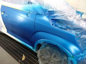 lateral derecho pintado del suzuki ignis