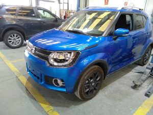 reparación chapa y pintura suzuki ignis azul